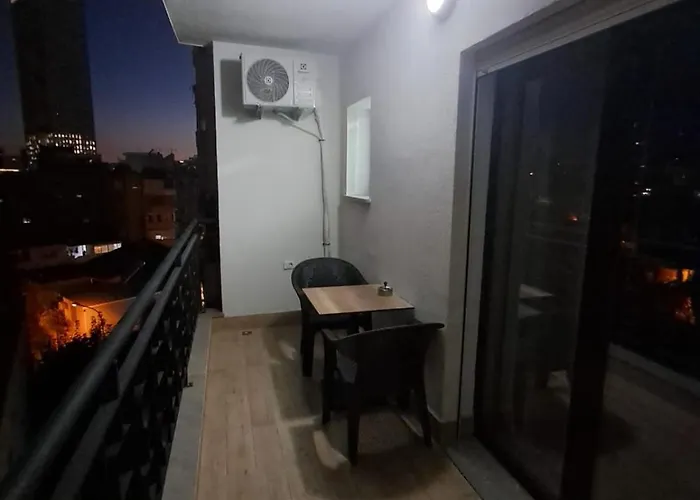 Marmeg Apartamento Tirana